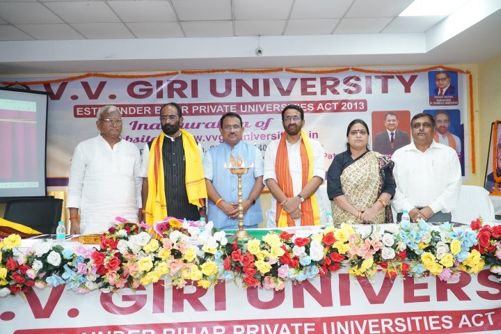कुलाधिपति डॉ. कौशल कुमार गिरि की अध्यक्षता में उच्च शिक्षा एवं विधि मंत्री संजय सिंह ‘टाइगर’ ने किया वी. वी. गिरि विश्वविद्यालय की वेबसाइट का शुभारंभ; मुख्य वक्ता डॉ. संजय मयूख