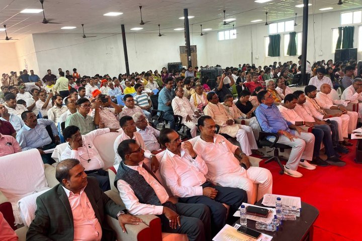 डॉ. वी. वी. गिरि जयंती समारोह में गणमान्य अतिथियों एवं उपस्थित जनसमुदाय की सहभागिता